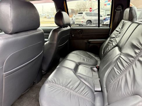 Used 2002 Chevrolet S10 Pickup LS w/ ZR5 Appearance Pkg image 11