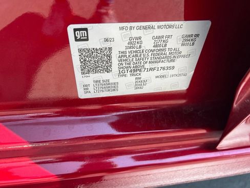 Used 2024 GMC Sierra 2500 AT4 w/ Technology Package AWD/4WD image 18