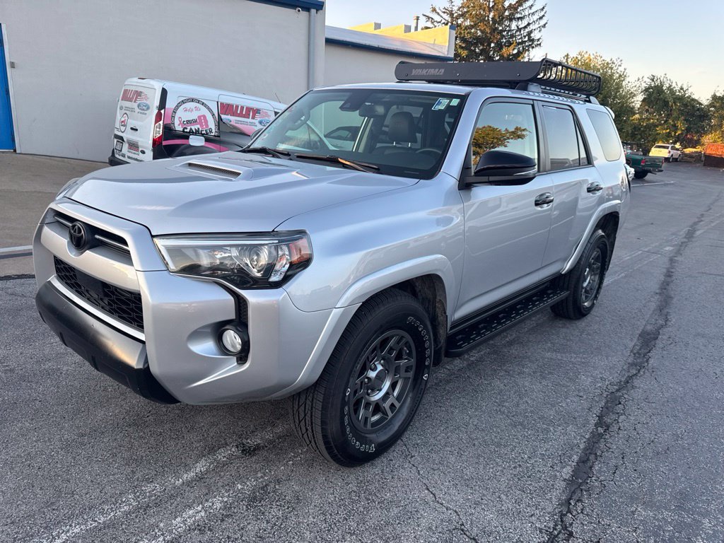 Used 2020 Toyota 4Runner Venture w/ Moonroof Package AWD/4WD image 8