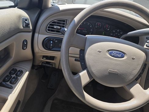 Used 2007 Ford Taurus SE FWD image 16