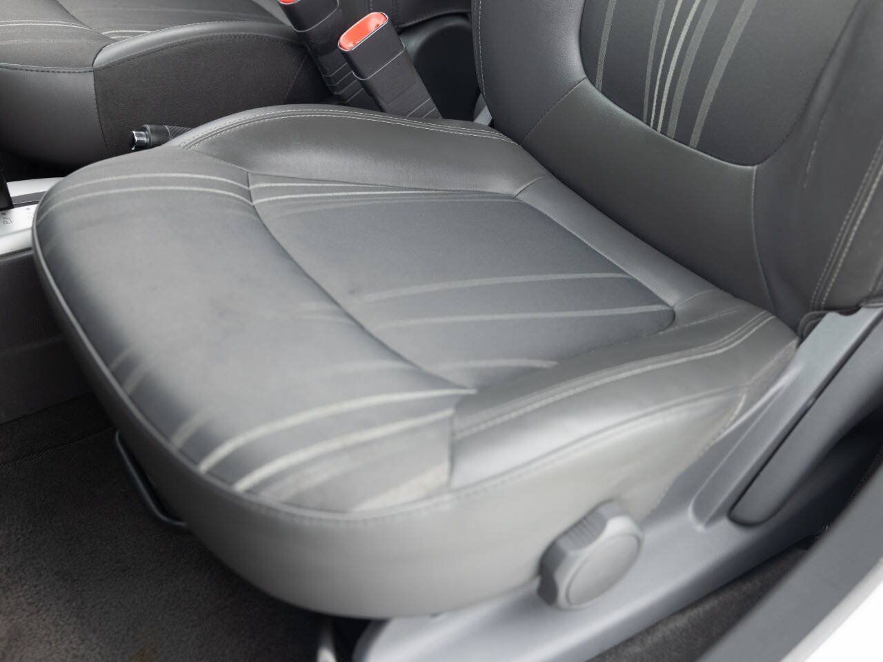 Used 2015 Chevrolet Spark LT FWD image 23