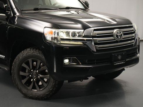 Used 2016 Toyota Land Cruiser AWD/4WD image 10