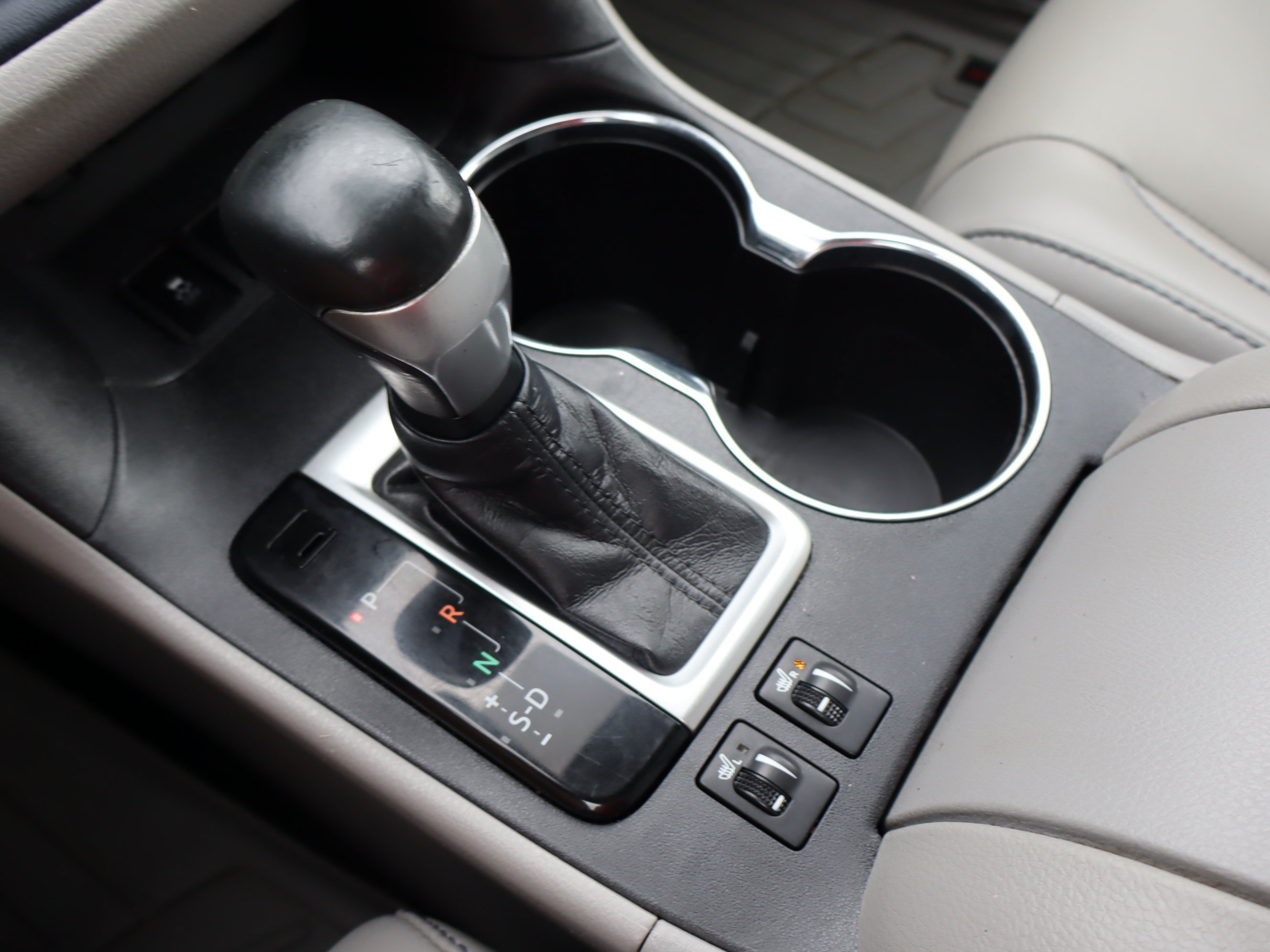 Used 2019 Toyota Highlander XLE FWD image 30