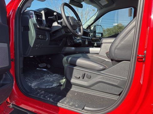 New 2025 Ford F250 Lariat w/ Black Appearance Package image 4