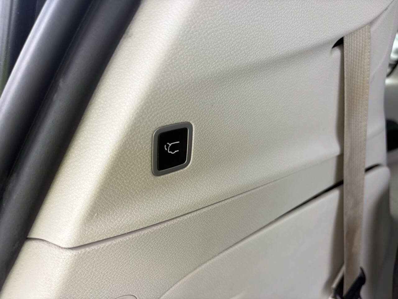 Used 2020 Chrysler Voyager Lxi FWD image 17