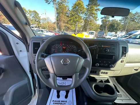 Used 2016 Nissan NV 3500 S image 25