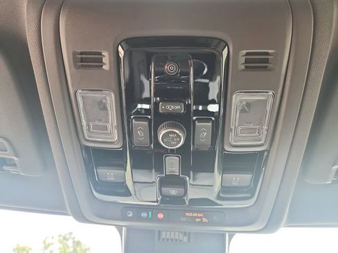 New 2026 GMC Yukon XL Elevation w/ Elevation Premium Package AWD/4WD image 34