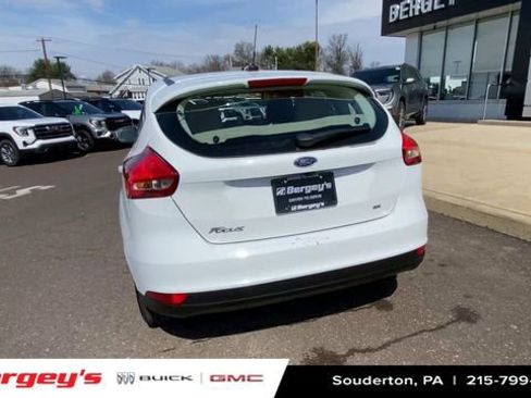 Used 2018 Ford Focus SE image 9