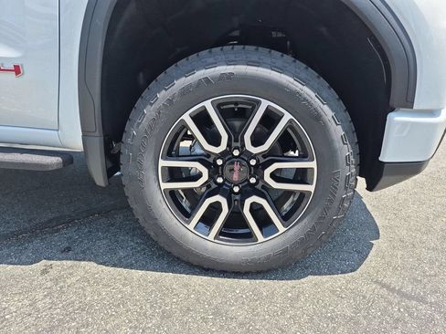 New 2026 GMC Sierra 1500 AT4 w/ AT4 Premium Package AWD/4WD image 26
