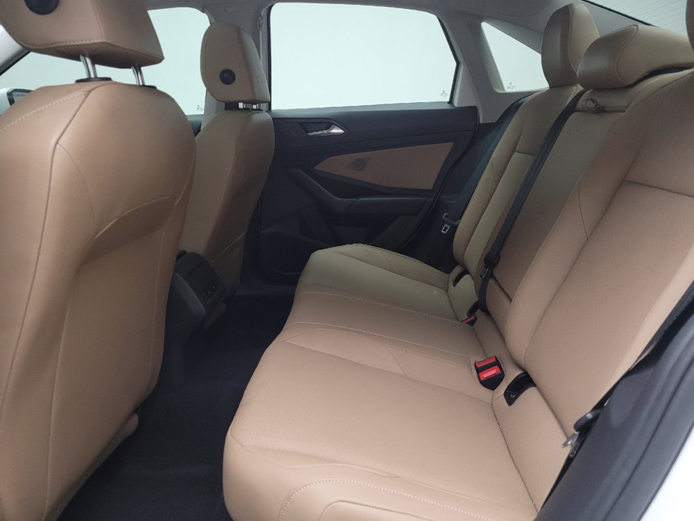 Used 2019 Volkswagen Jetta SE w/ Cold Weather Package FWD image 18