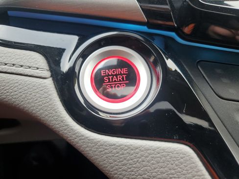 Used 2023 Honda Odyssey Touring image 25