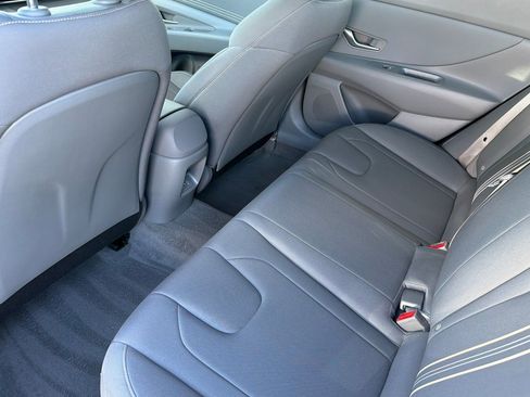 Certified 2025 Hyundai Elantra SEL FWD image 15
