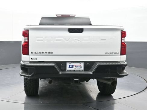 Used 2024 Chevrolet Silverado 2500 Custom w/ Custom Convenience Package AWD/4WD image 10