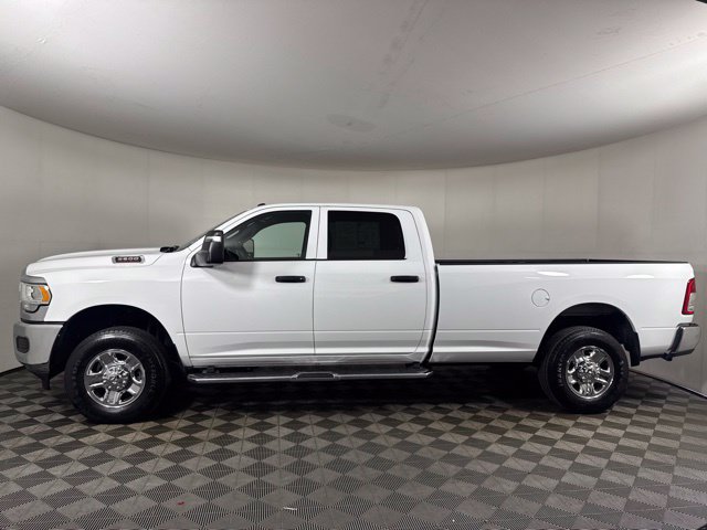 Used 2024 RAM 3500 Tradesman w/ Chrome Appearance Group AWD/4WD image 7