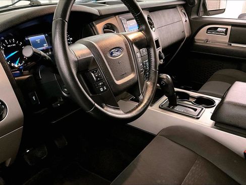 Used 2017 Ford Expedition XLT image 13