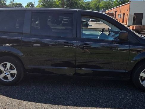 Used 2010 Dodge Grand Caravan SE FWD image 5
