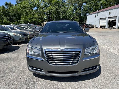 Used 2012 Chrysler 300 RWD image 8