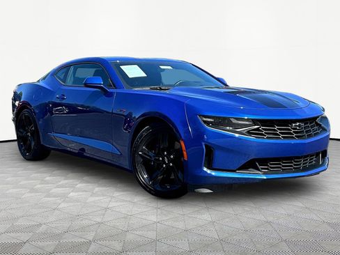 Used 2022 Chevrolet Camaro LT RWD image 3