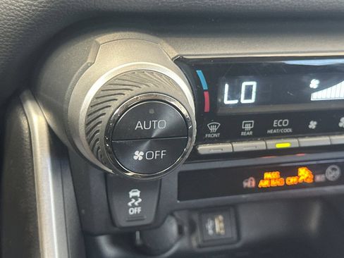 Certified 2025 Toyota RAV4 XLE AWD/4WD image 29