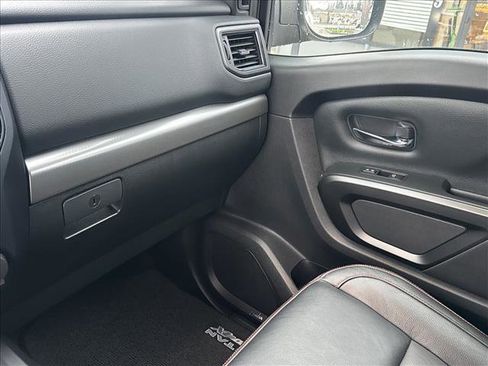 Used 2021 Nissan Titan PRO-4X w/ Pro-4x Convenience Package image 17