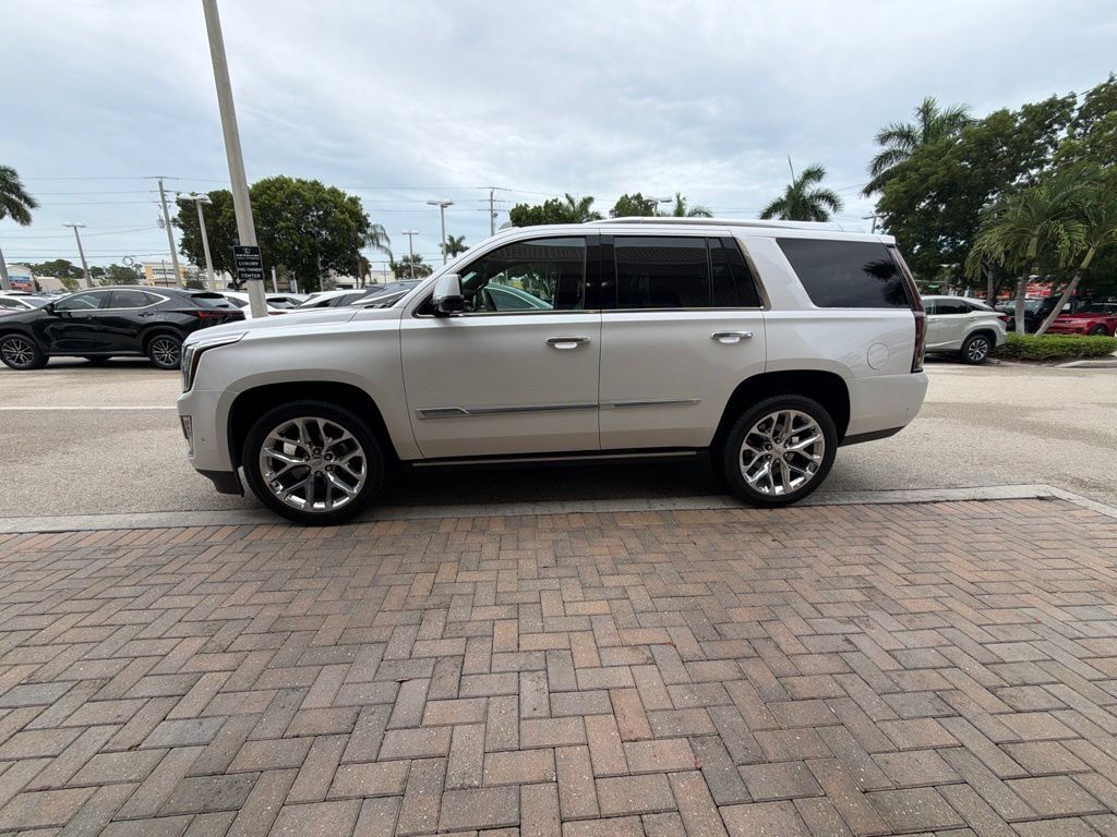 Used 2019 Cadillac Escalade Platinum AWD/4WD image 2