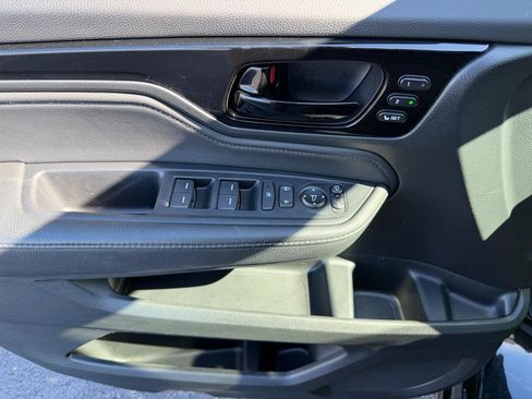 Used 2023 Honda Odyssey Elite image 18