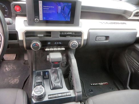 Used 2024 Toyota Tacoma TRD Off-Road AWD/4WD image 20