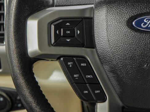 Used 2020 Ford F350 Lariat w/ Lariat Ultimate Package AWD/4WD image 16