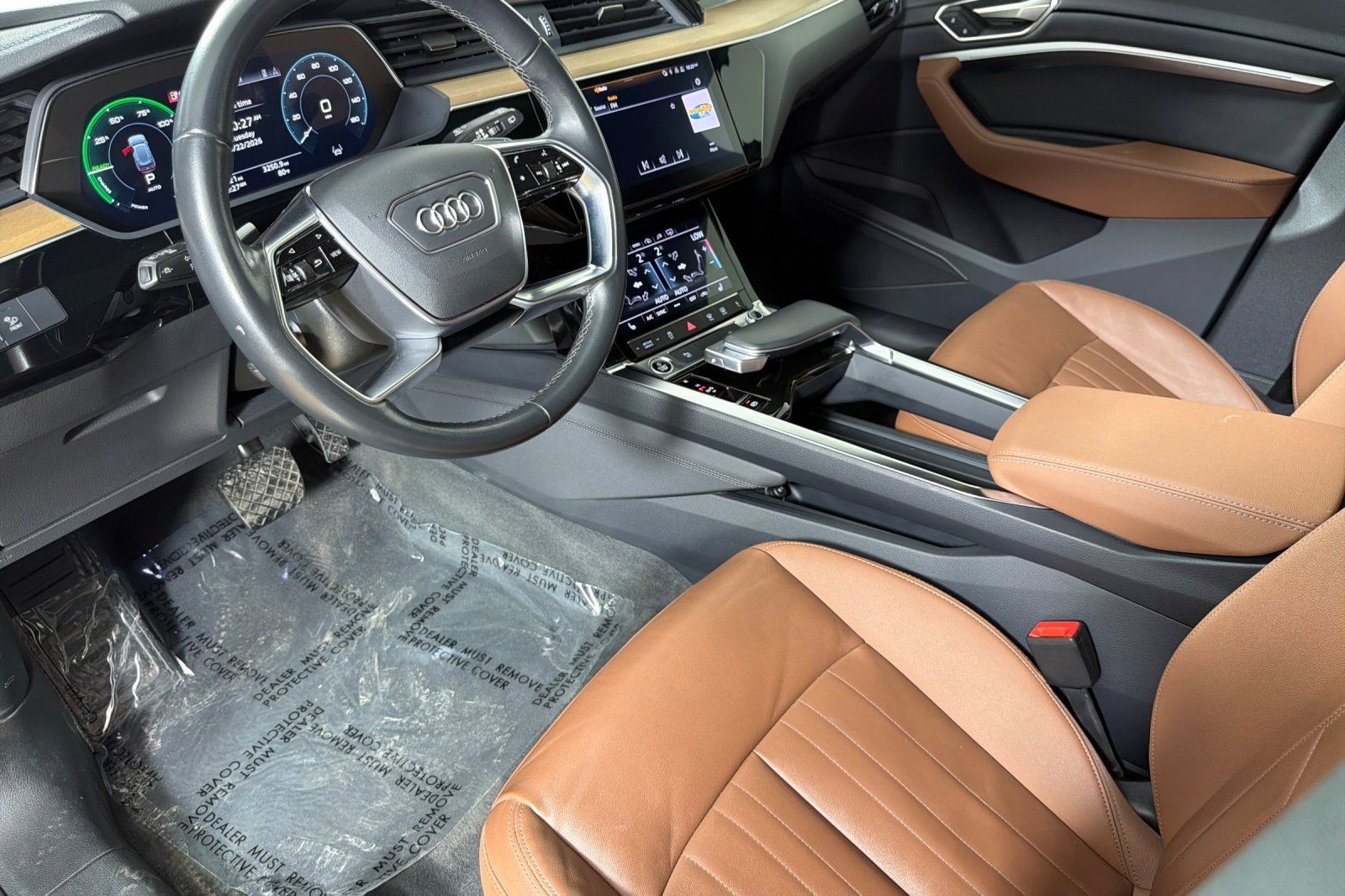 Used 2024 Audi Q8 e-tron Premium AWD/4WD image 9