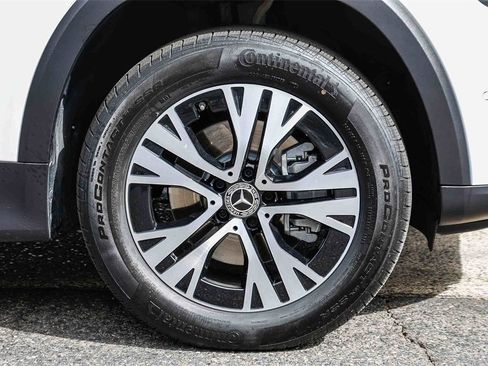 Used 2025 Mercedes-Benz GLB 250 4MATIC image 9