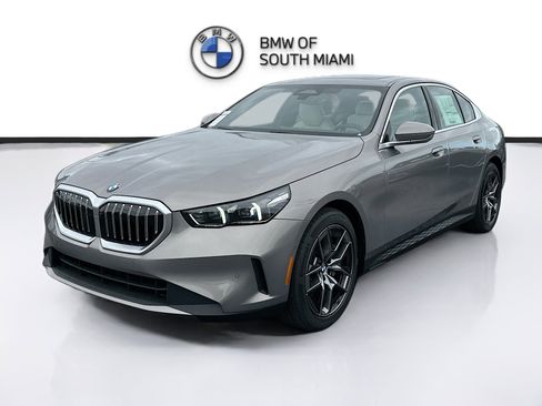 New 2026 BMW 530i w/ Convenience Package RWD image 3