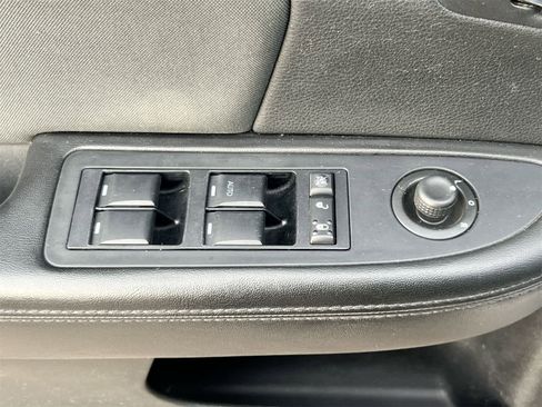 Used 2012 Chrysler 200 Touring image 17