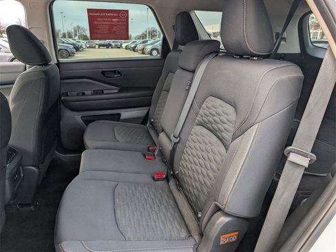 Certified 2024 Nissan Pathfinder SV image 27