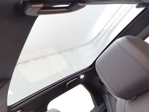 New 2026 Land Rover Discovery Sport Landmark AWD/4WD image 15