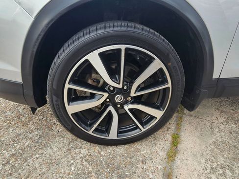 Used 2018 Nissan Rogue Sport SL FWD image 11