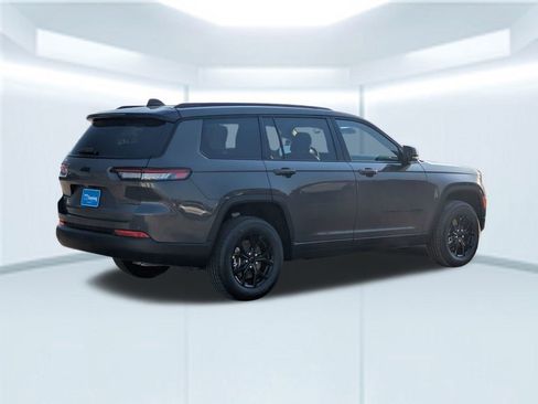 New 2025 Jeep Grand Cherokee L Altitude image 7