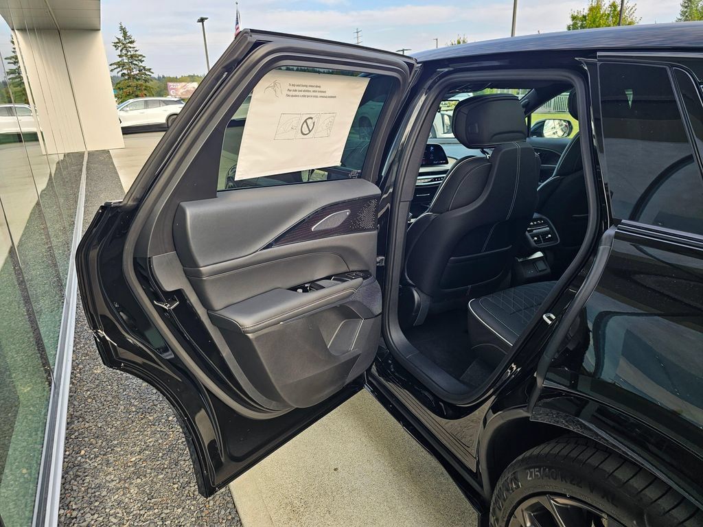 New 2027 Cadillac Lyriq V Premium AWD/4WD image 15