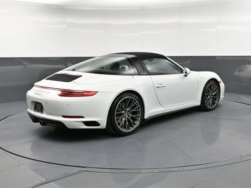 Certified 2019 Porsche 911 Targa 4 AWD/4WD image 8