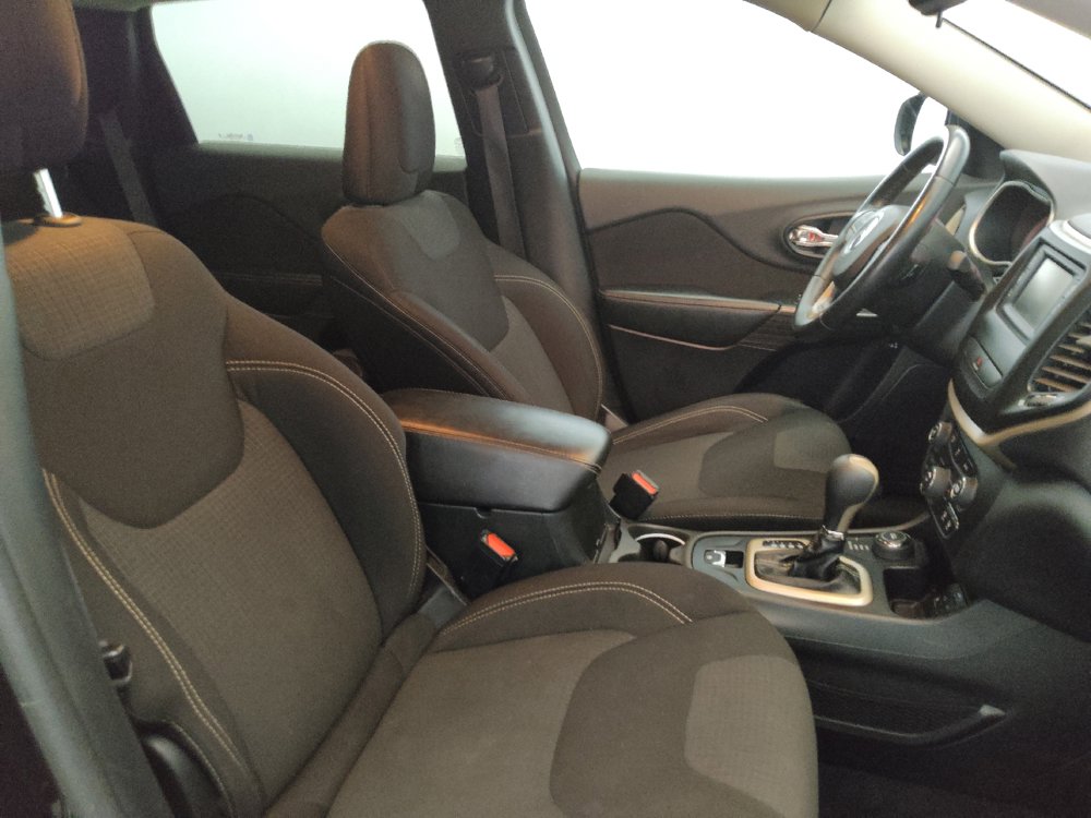 Used 2015 Jeep Cherokee Latitude AWD/4WD image 21