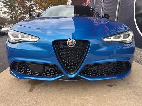 New 2025 Alfa Romeo Giulia AWD w/ Veloce Package AWD image 6