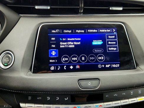 Used 2023 Cadillac XT4 Luxury w/ Cold Weather Package image 15