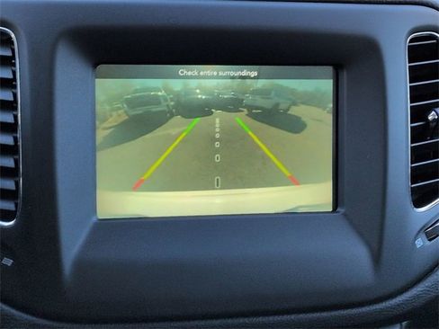 Certified 2021 Jeep Compass Latitude image 21