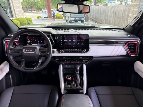 Used 2026 GMC Canyon AT4X w/ AT4X AEV Edition AWD/4WD image 28