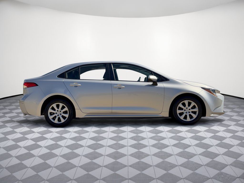Used 2023 Toyota Corolla LE FWD image 8