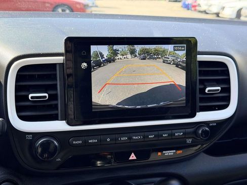 Used 2025 Hyundai Venue Limited FWD image 10
