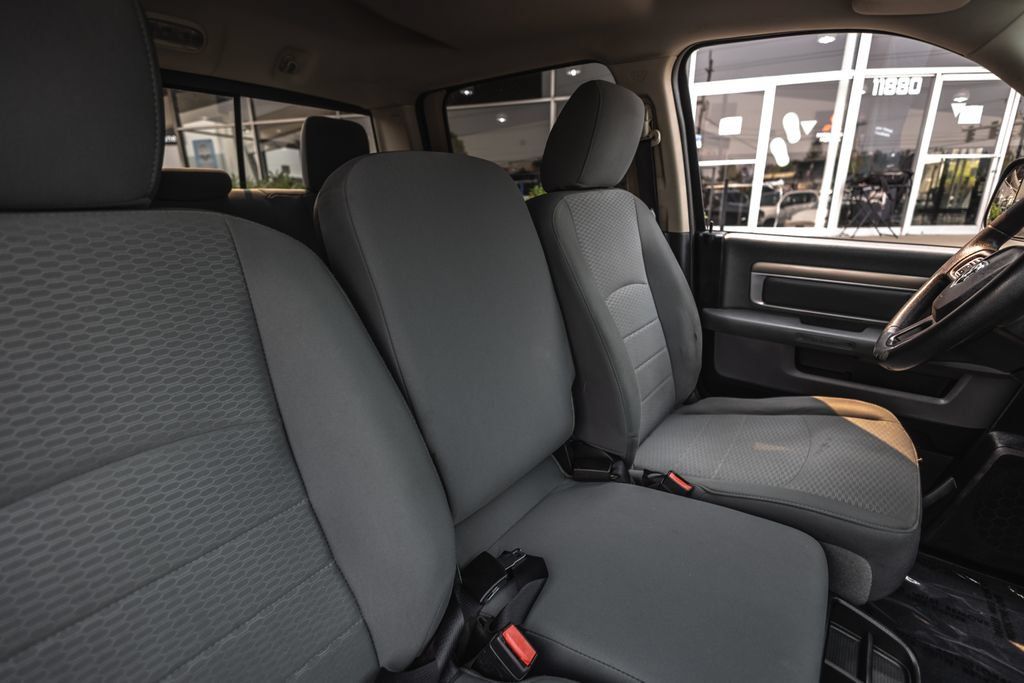 Used 2016 RAM 1500 Classic SLT AWD/4WD image 30
