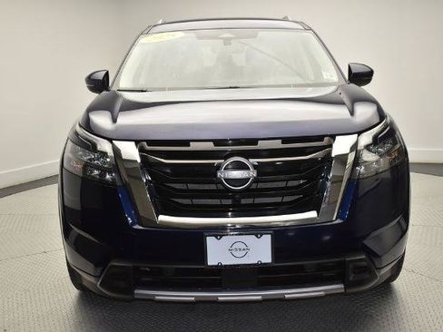 Certified 2025 Nissan Pathfinder SL AWD/4WD image 2