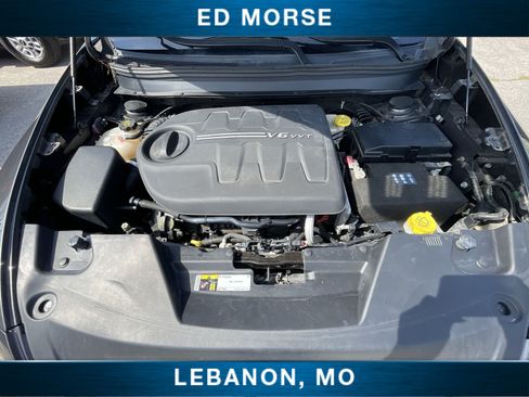 Used 2017 Jeep Cherokee Latitude w/ Cold Weather Group AWD/4WD image 26