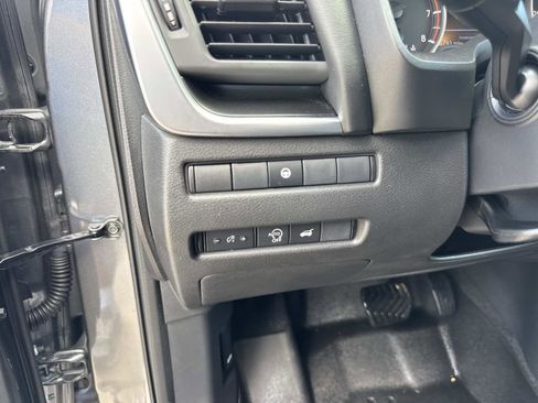 Used 2024 Nissan Rogue SV w/ SV Premium Package image 21