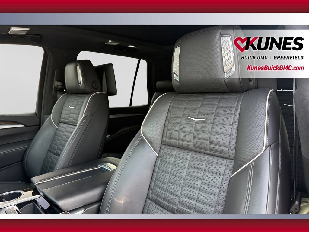 Used 2025 Cadillac Escalade Sport Platinum w/ LPO, Floor Liner Package AWD/4WD image 19